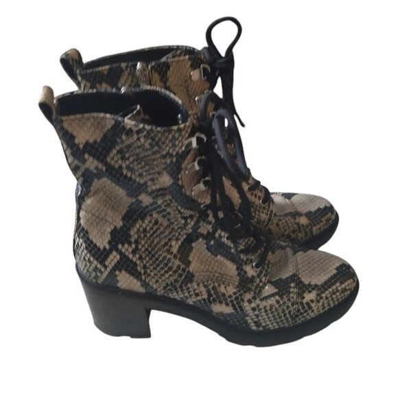 Marc Fisher MF LANIE2 Women's Size 9M Snake Print Lug Sole Block Heel Boots - Picture 1 of 6